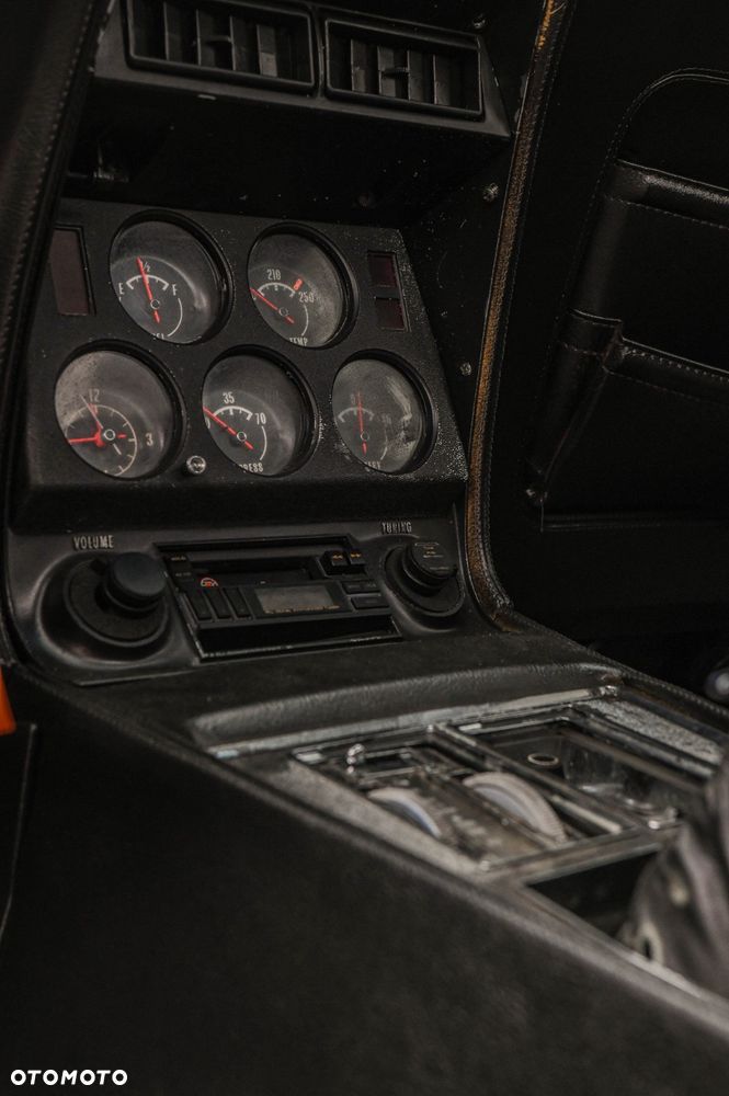 Chevrolet Corvette - 16