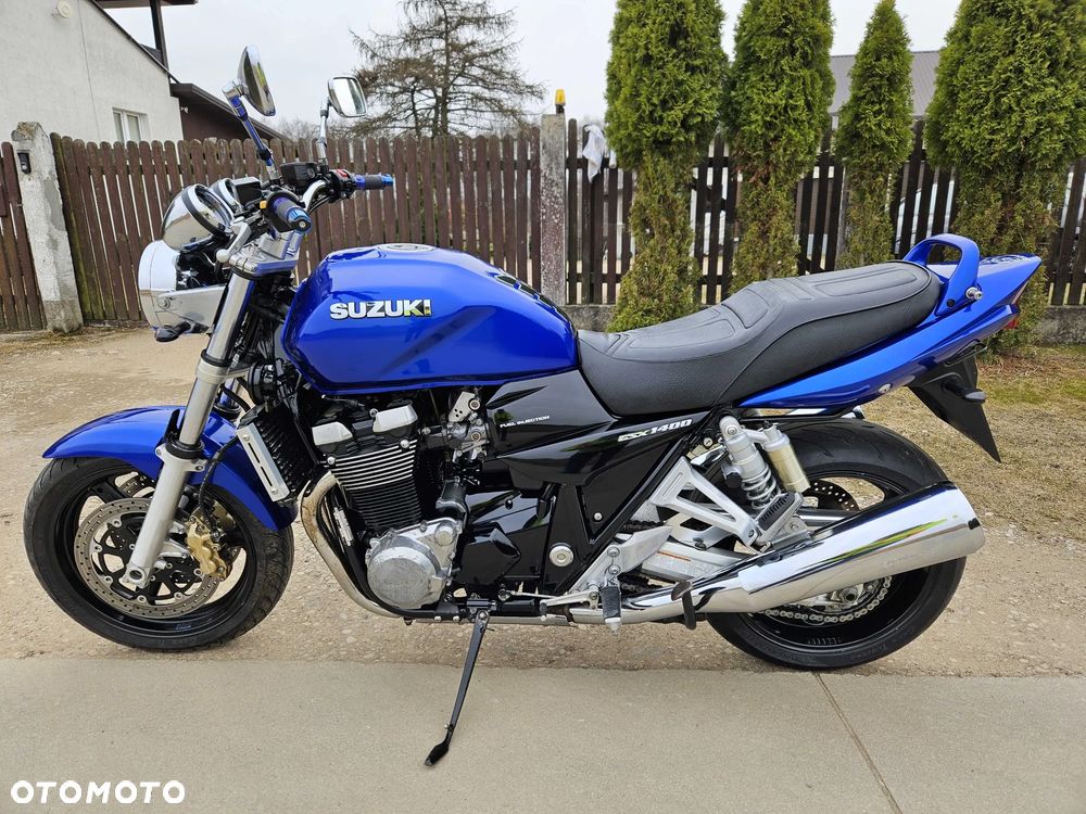 Suzuki GSX - 6