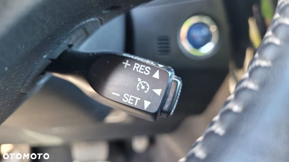 Toyota Auris 1.8 HSD Luna - 17