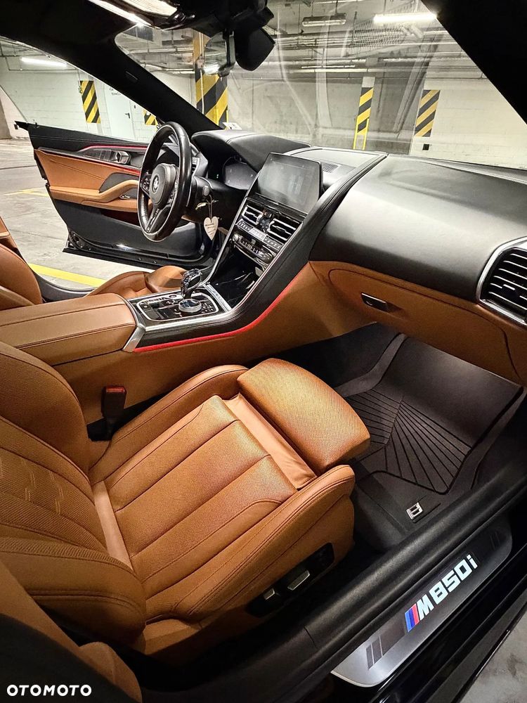 BMW Seria 8 - 22