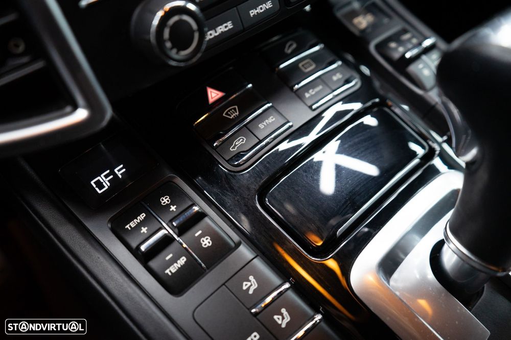 Porsche Cayenne S E-Hybrid Platinum Edition - 32