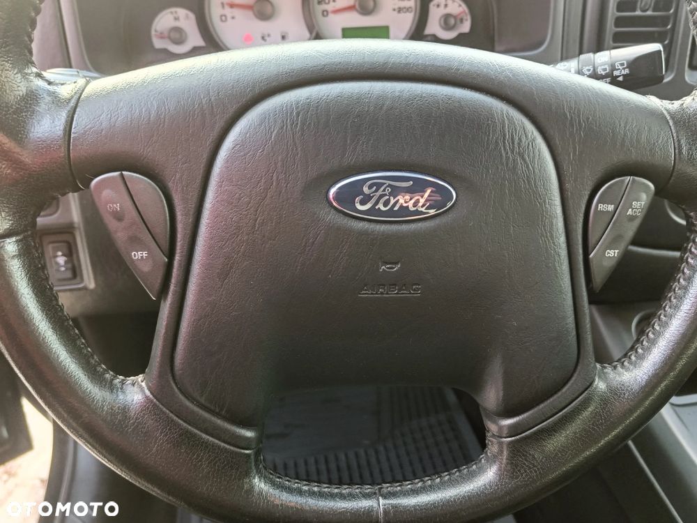 Ford Maverick Highclass - 23