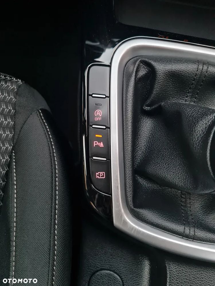 Kia Ceed 1.5 T-GDI Business Line - 26