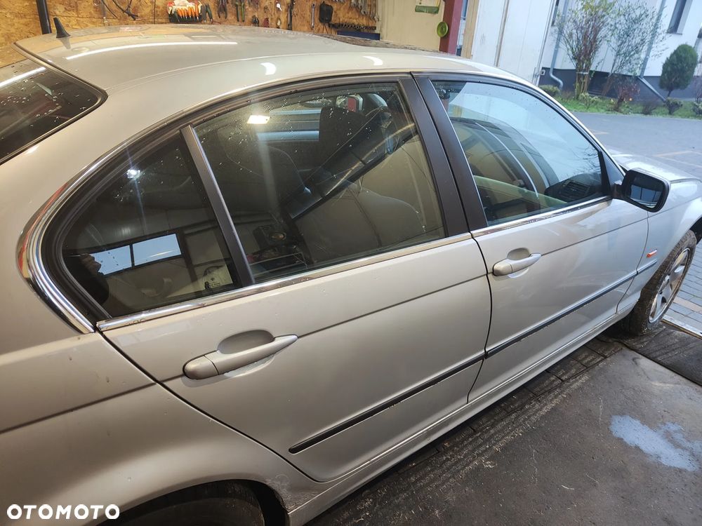 BMW E46 sedan listwy karoseryjne zgarniające chrom komplet - 1
