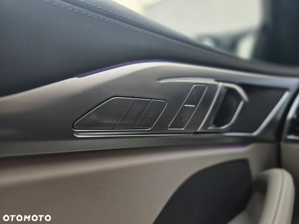 BMW Seria 8 840d xDrive - 26
