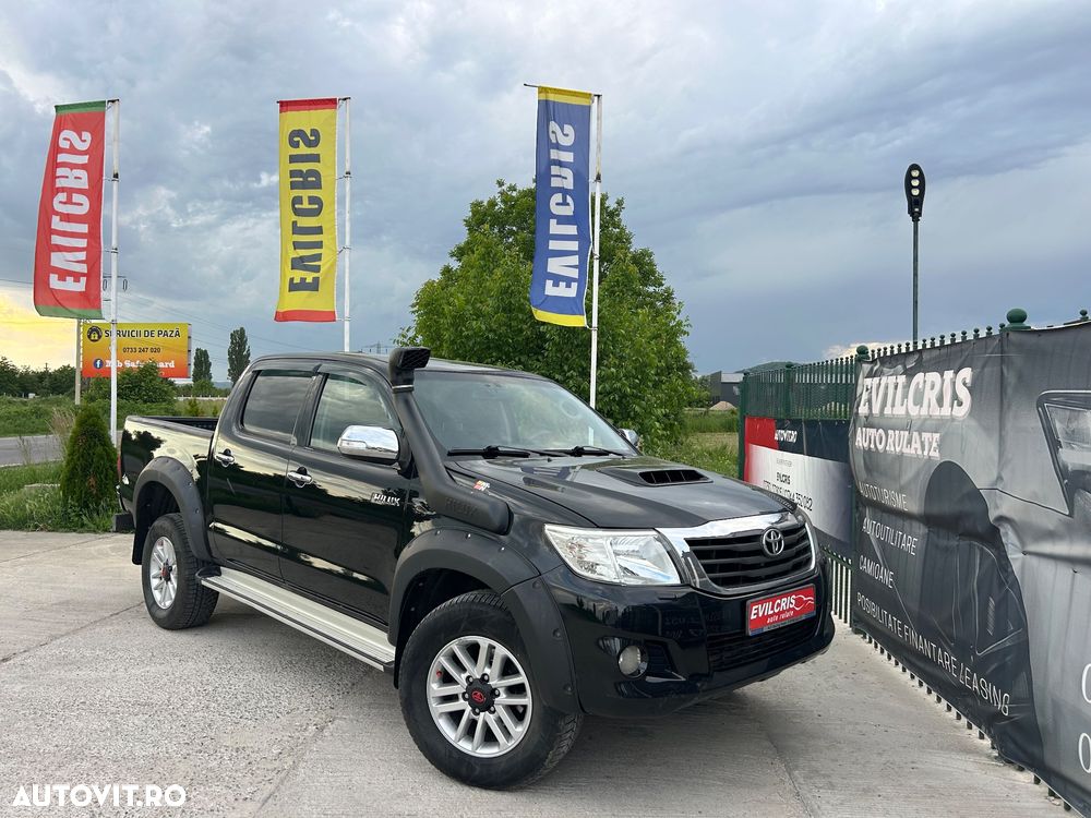 Toyota Hilux - 1