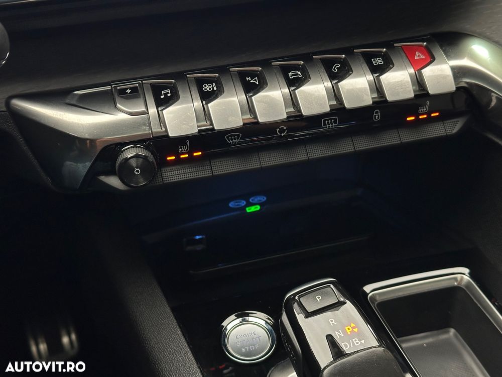 Peugeot 3008 PHEV EAT8 4X4 GT Pack - 12