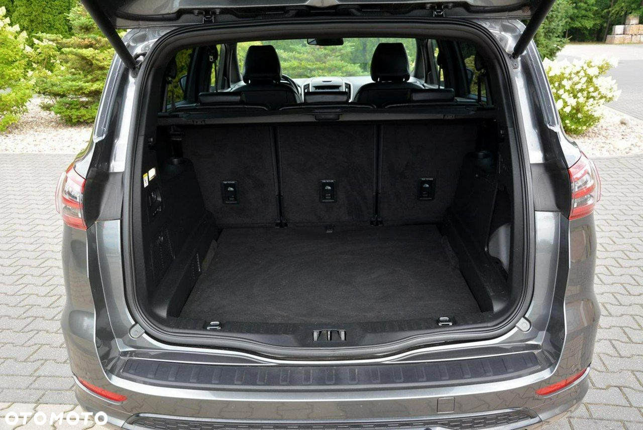 Ford S-Max - 36