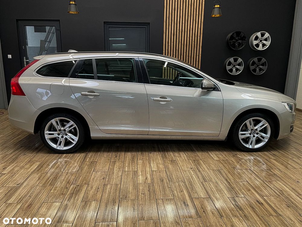 Volvo V60 D2 Momentum - 7