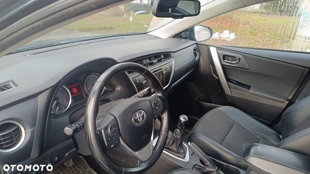 Toyota Auris 2.0 D-4D Premium - 22