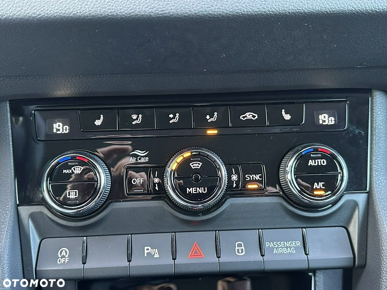 Skoda Karoq 1.5 TSI ACT 4x2 Style DSG - 24
