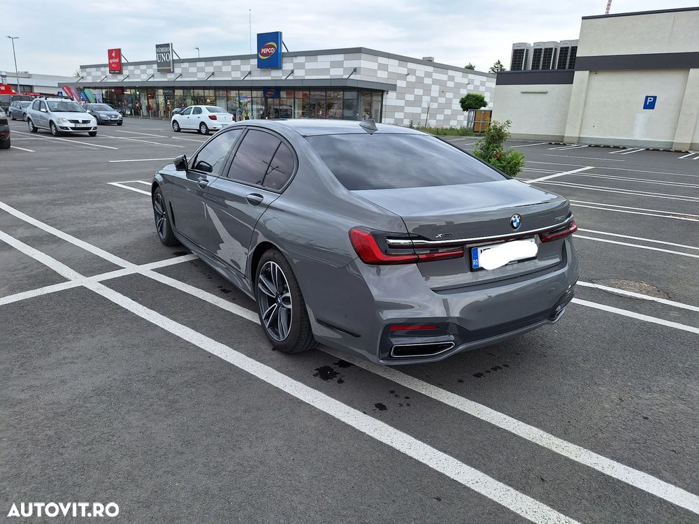 BMW Seria 7 750i xDrive - 5
