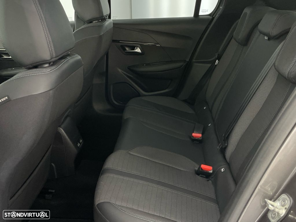 Peugeot 208 1.2 PureTech Allure EAT8 - 12
