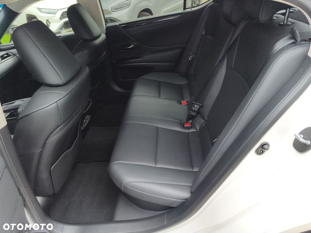 Lexus ES - 14