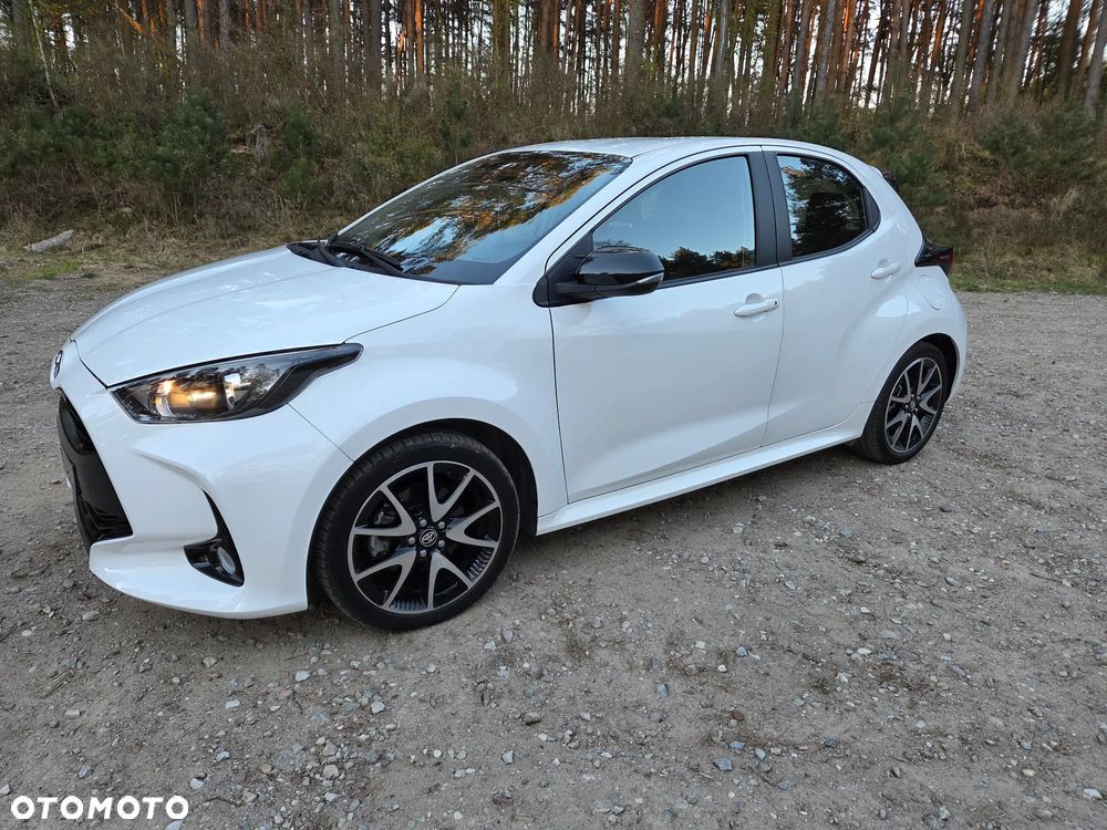 Toyota Yaris 116 1.5 VVT-i Black&White - 2