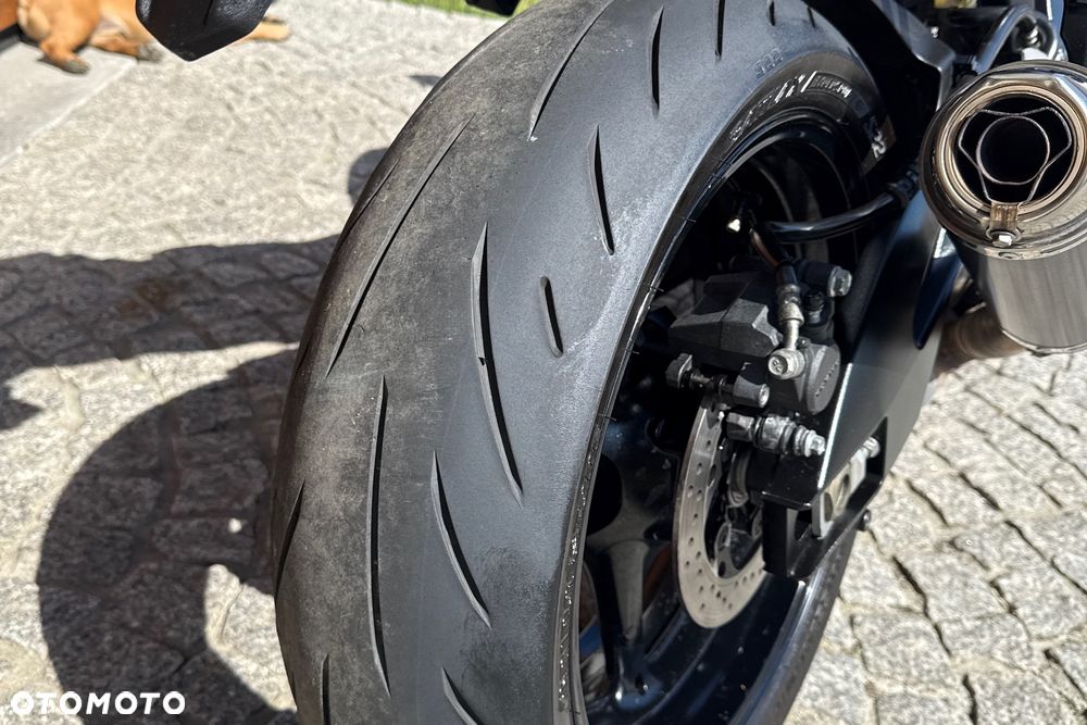 Suzuki GSX-R - 11