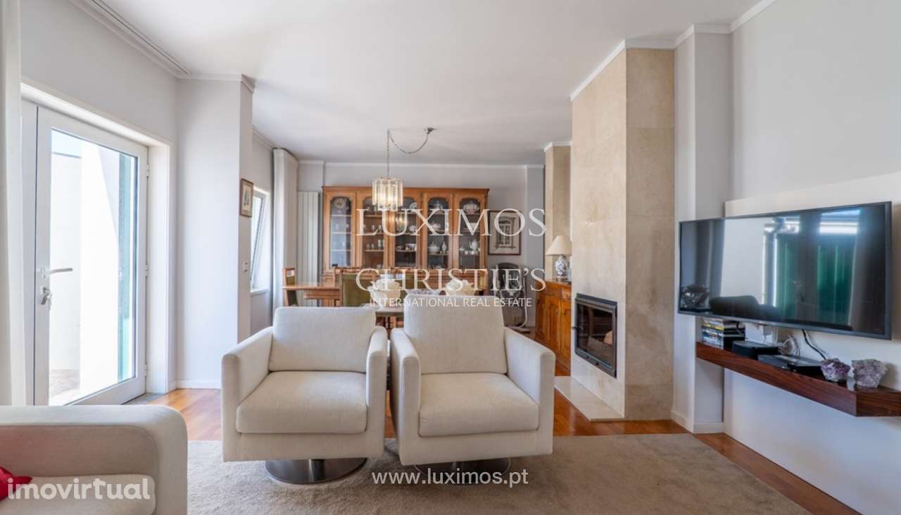 Moradia V4 com espaço exterior para venda em Leça da Palmeira - Grande imagem: 2/24