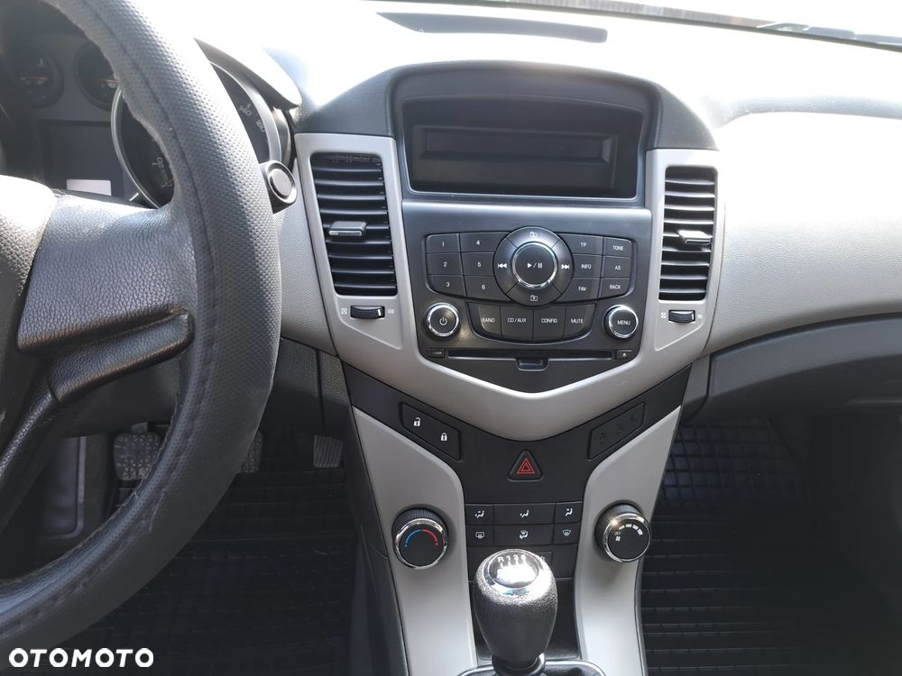 Chevrolet Cruze 1.6 Base - 6