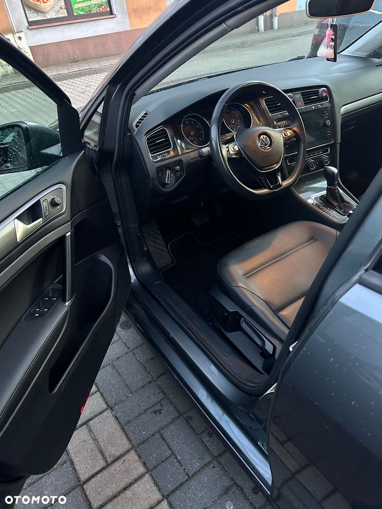 Volkswagen Golf - 18