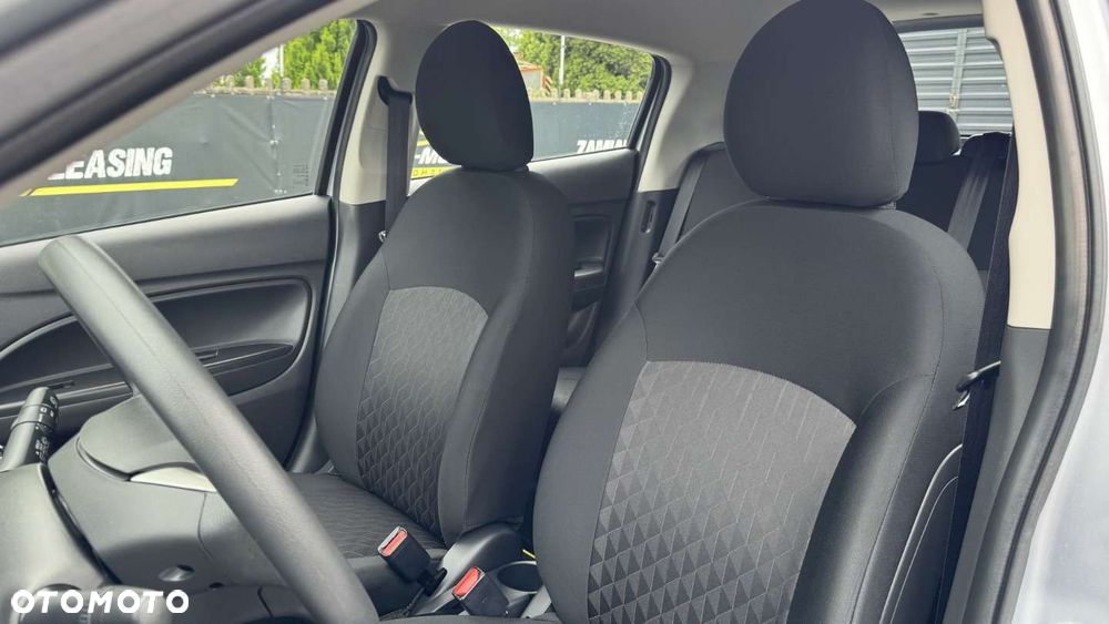 Mitsubishi Space Star - 18