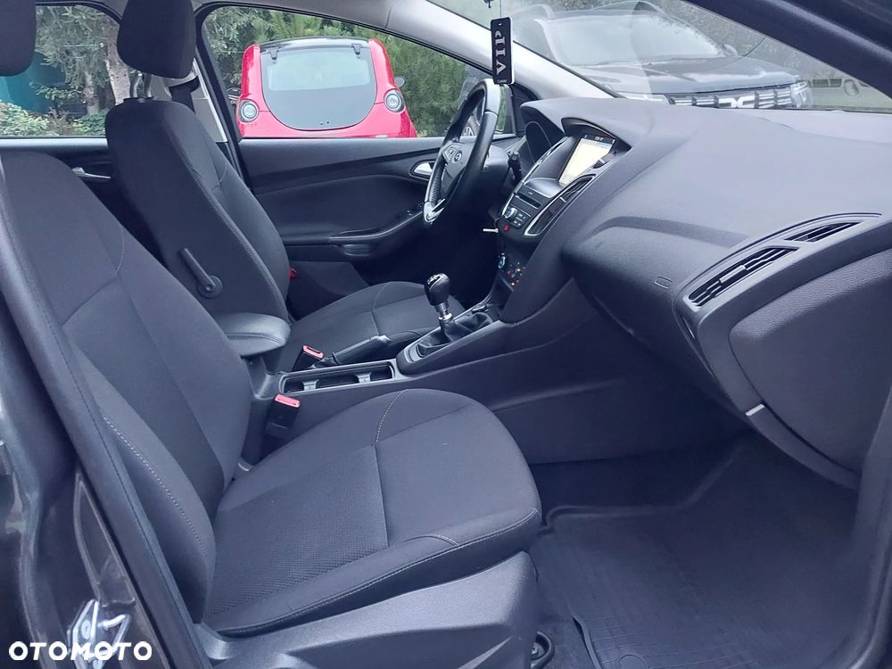 Ford Focus 1.0 EcoBoost Start-Stopp-System ST-LINE STYLE - 8