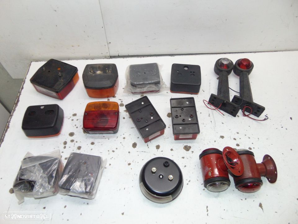 Antigos furgões, reboques vários farolins - 11