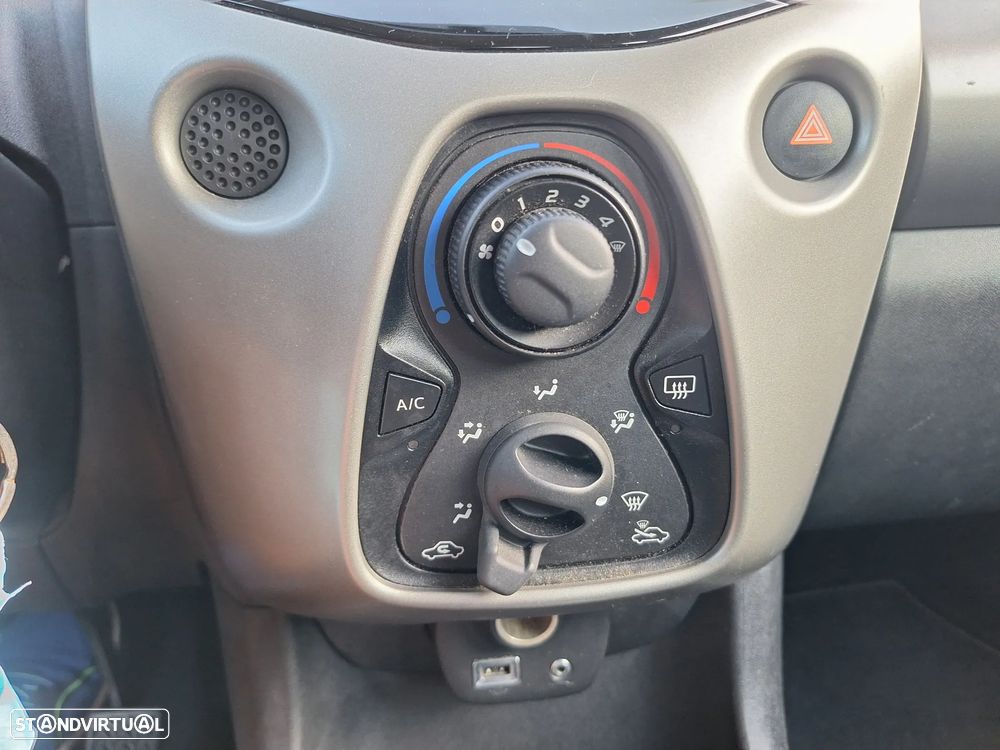 Toyota Aygo 1.0 X-Play+AC+X-Touch - 27