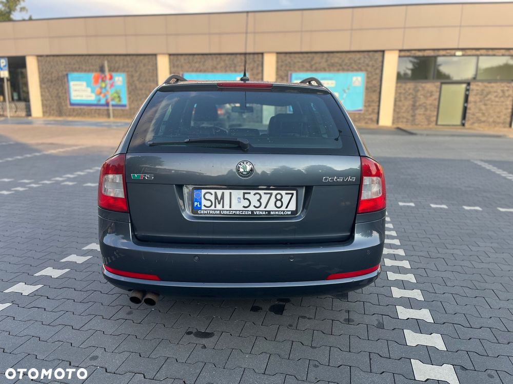 Skoda Octavia 2.0 TDI CR DPF DSG RS - 3