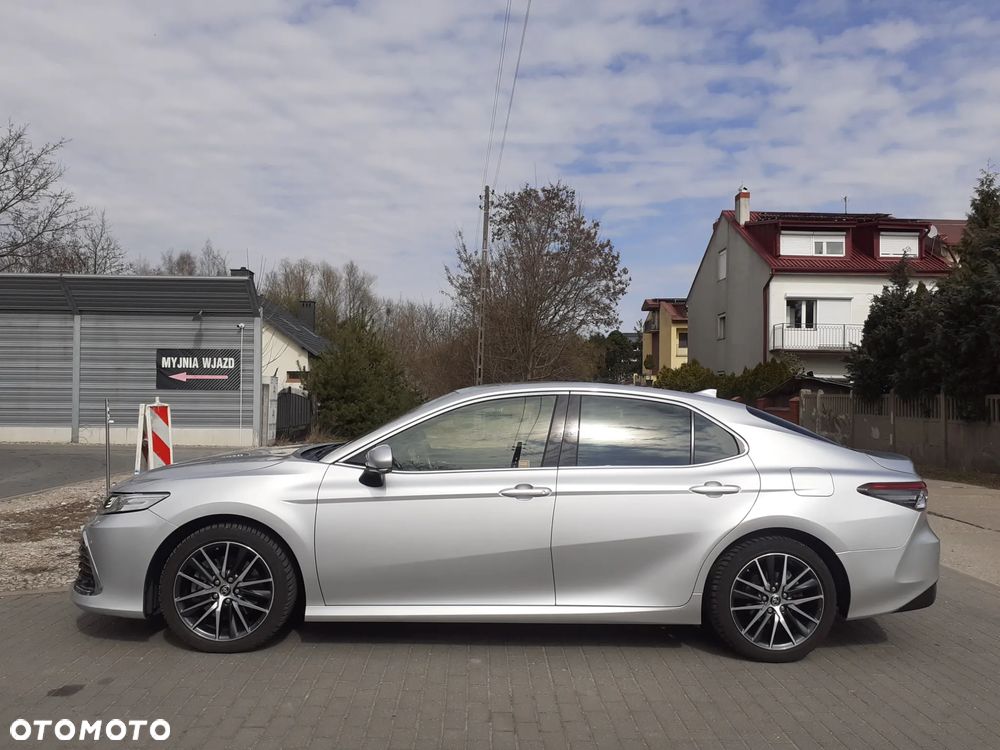 Toyota Camry 2.5 Hybrid Executive CVT - 2