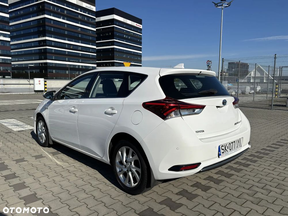 Toyota Auris Hybrid 135 Comfort - 4