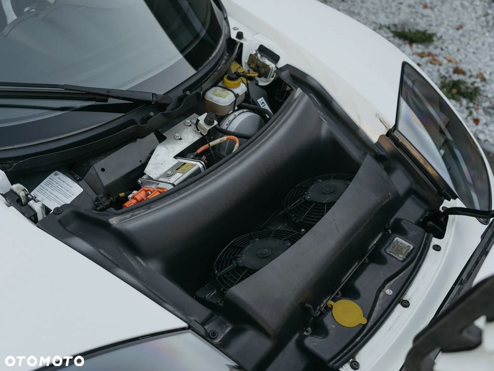 Tesla Roadster - 23
