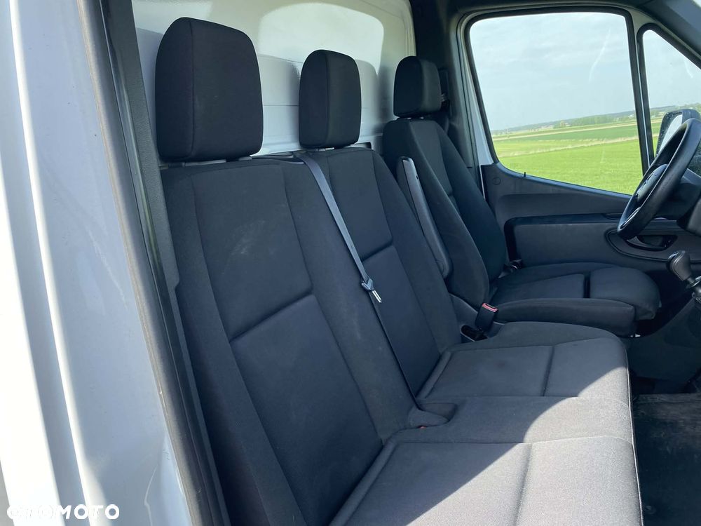Mercedes-Benz Sprinter - 20