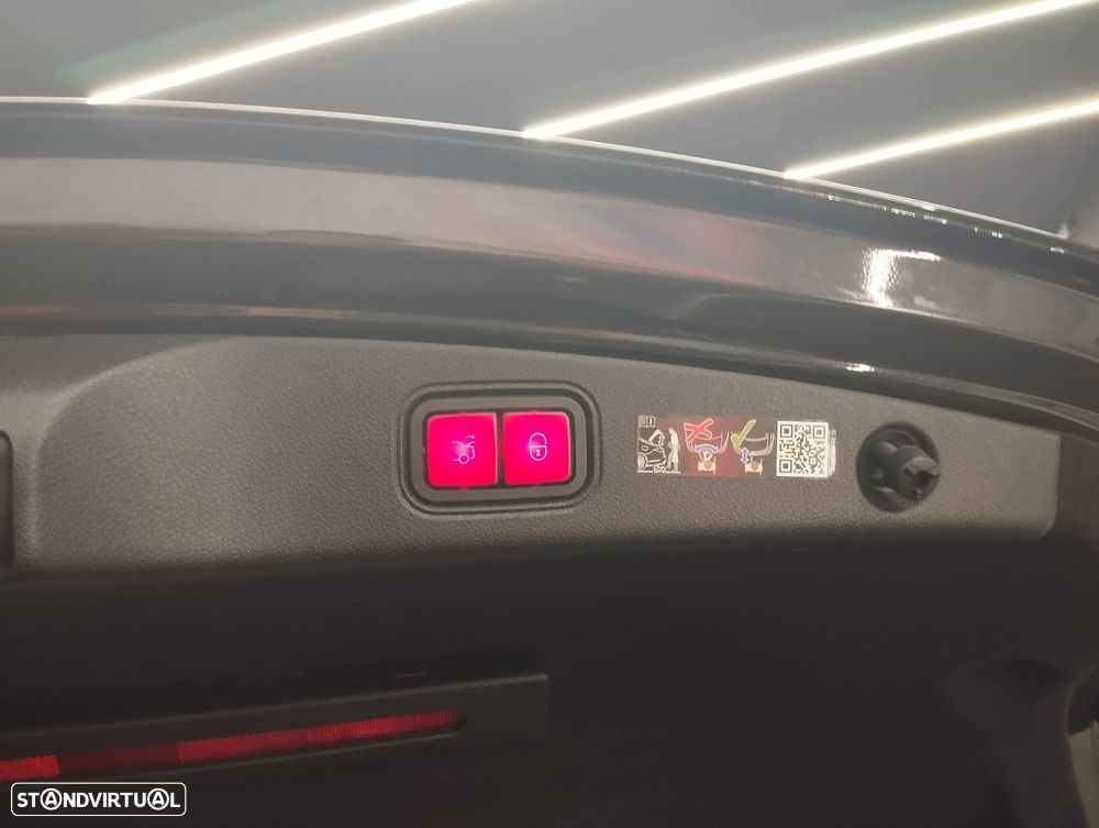 Mercedes-Benz E 220 d AMG Line - 19