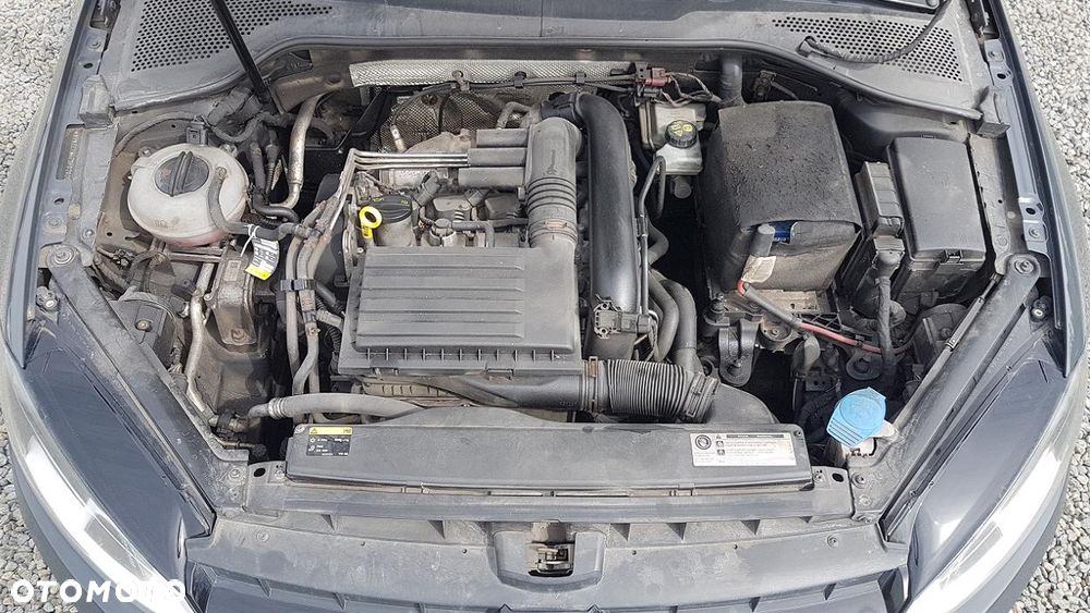 Volkswagen Golf 1.2 TSI Style - 32
