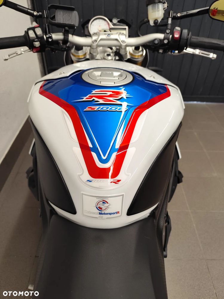 BMW S - 4
