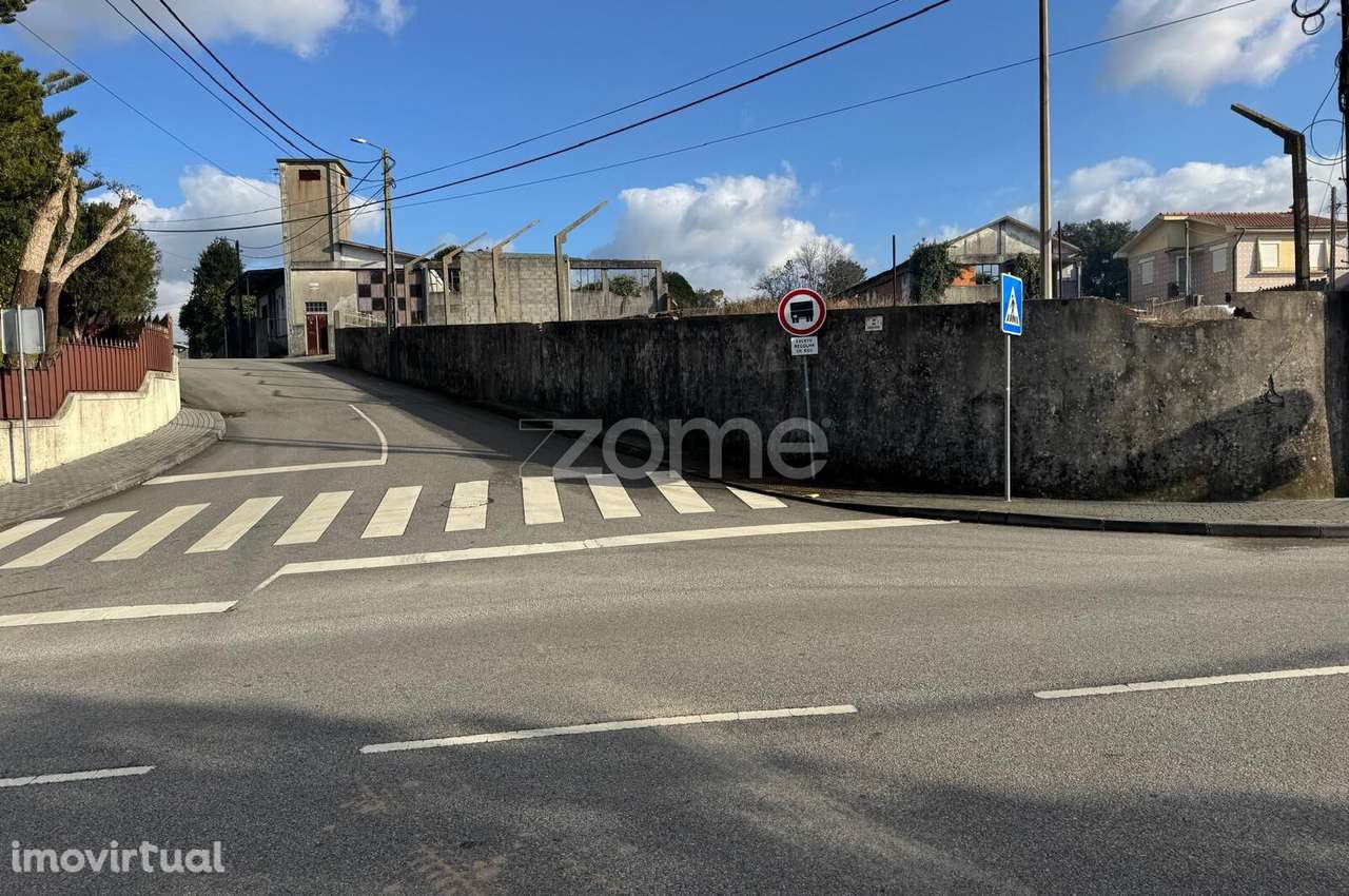 Terreno Industrial com ruína, em S. P de Oleiros, Sta Maria da Feira - Grande imagem: 2/26