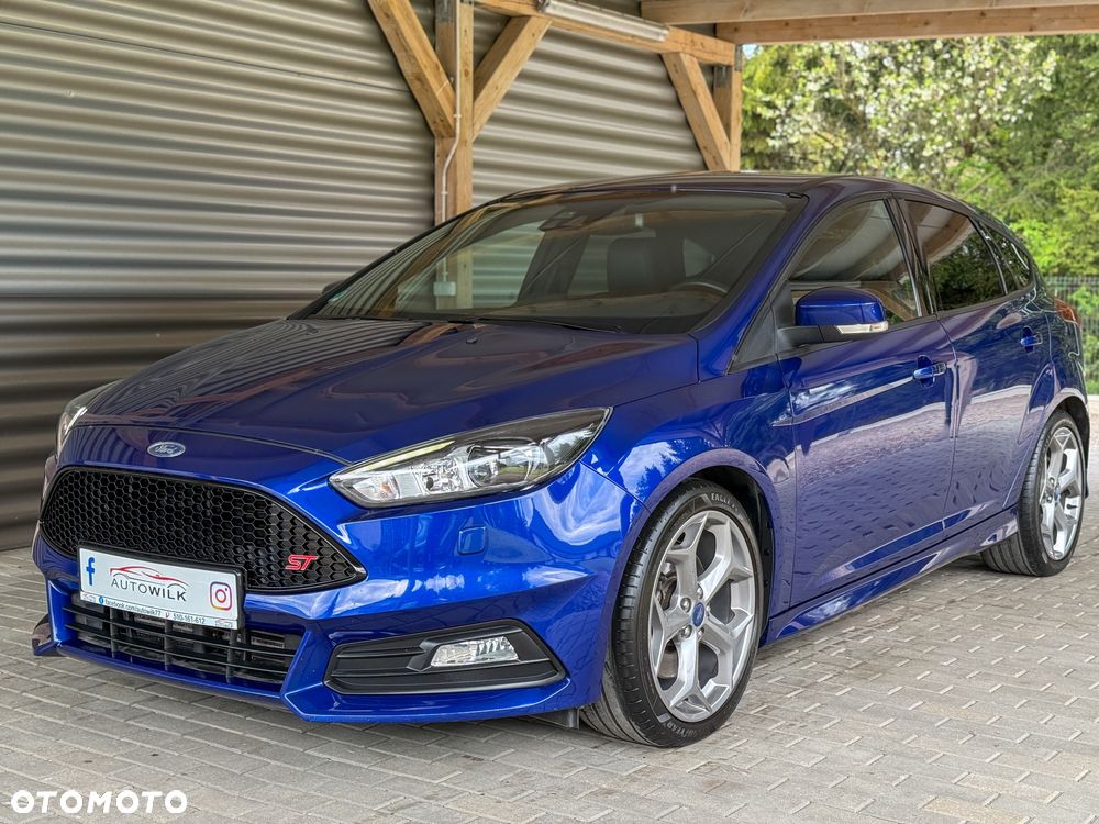 Ford Focus 2.0 EcoBoost ST mit Leder-Sport-Paket - 16