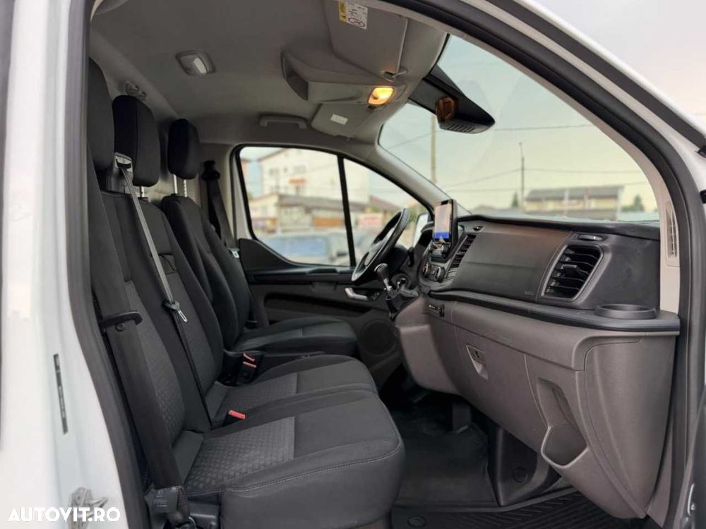 Ford TRANSIT CUSTOM L2H1 - 17