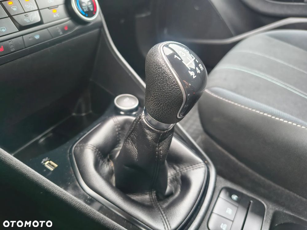 Ford Fiesta 1.1 S&S TITANIUM - 26