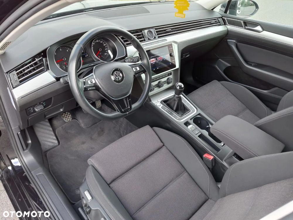 Volkswagen Passat Variant 1.6 TDI (BlueMotion Technology) Comfortline - 9