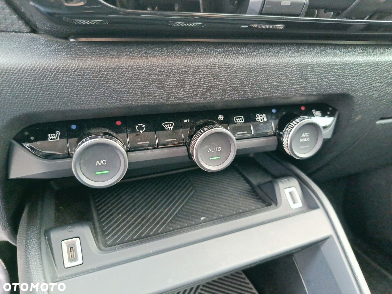 Citroën C4 1.2 PureTech Max S&S EAT8 - 22