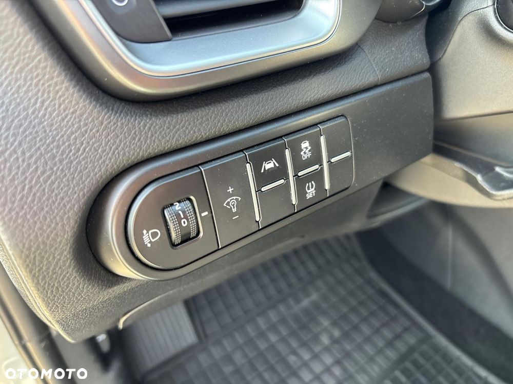 Kia Ceed 1.5 T-GDI M DCT - 23