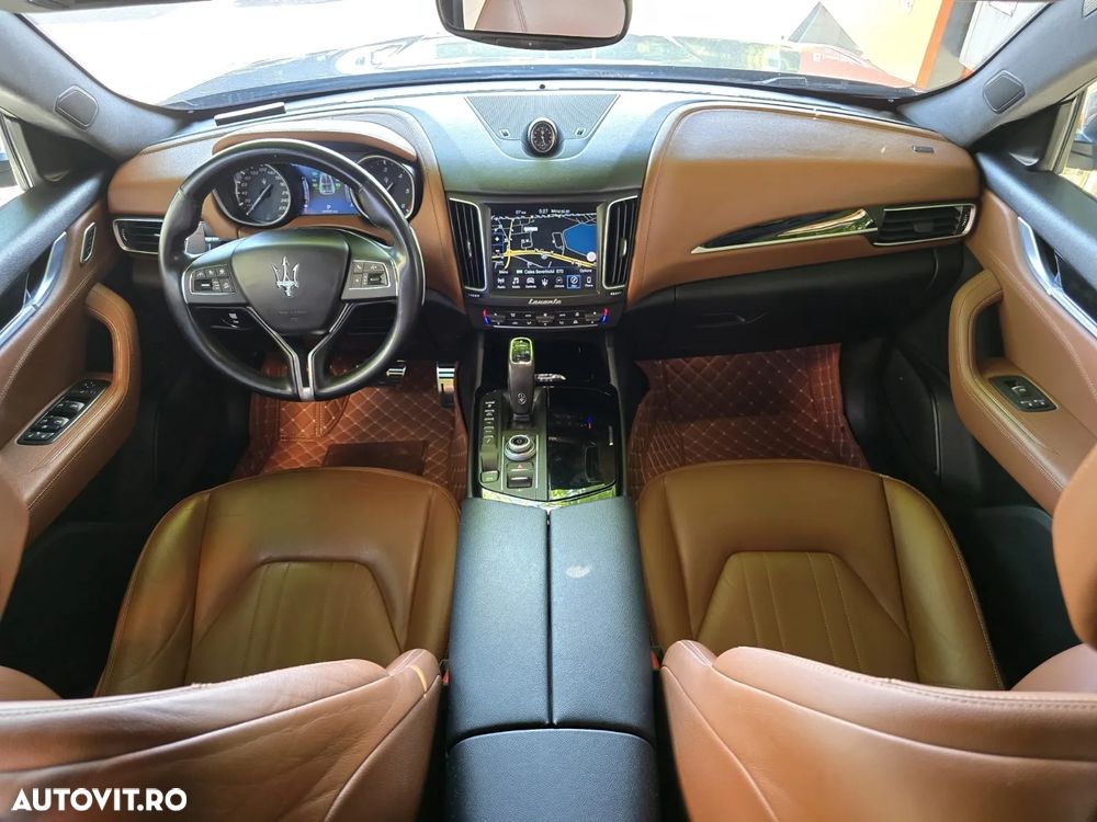 Maserati Levante Q4 GranLusso - 4