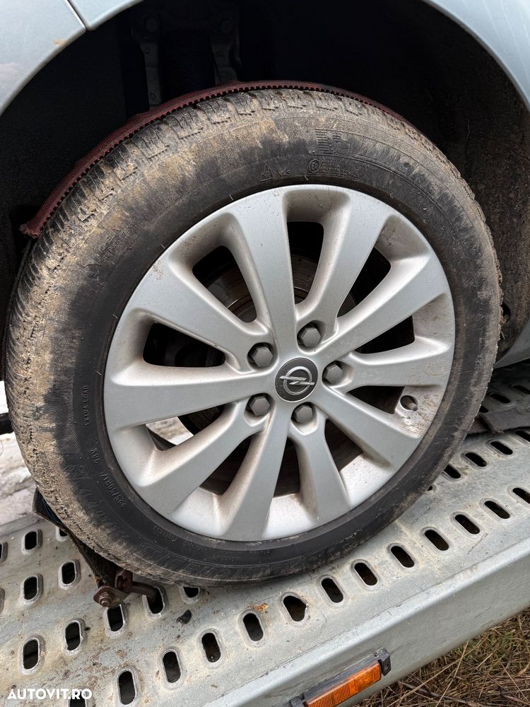 Dezmembrări auto opel Zafira C Tourer 2013 ecoo m turbo benzină 16 gri cu 7 locuri volan pe stanga navigație etc - 18