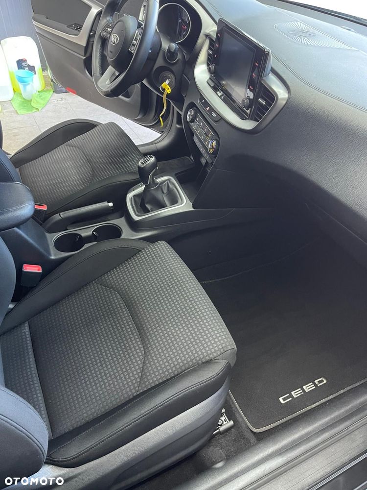 Kia Ceed 1.0 T-GDI OPF Edition 7 - 29