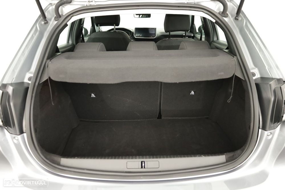 Peugeot 208 1.2 PureTech Style - 24