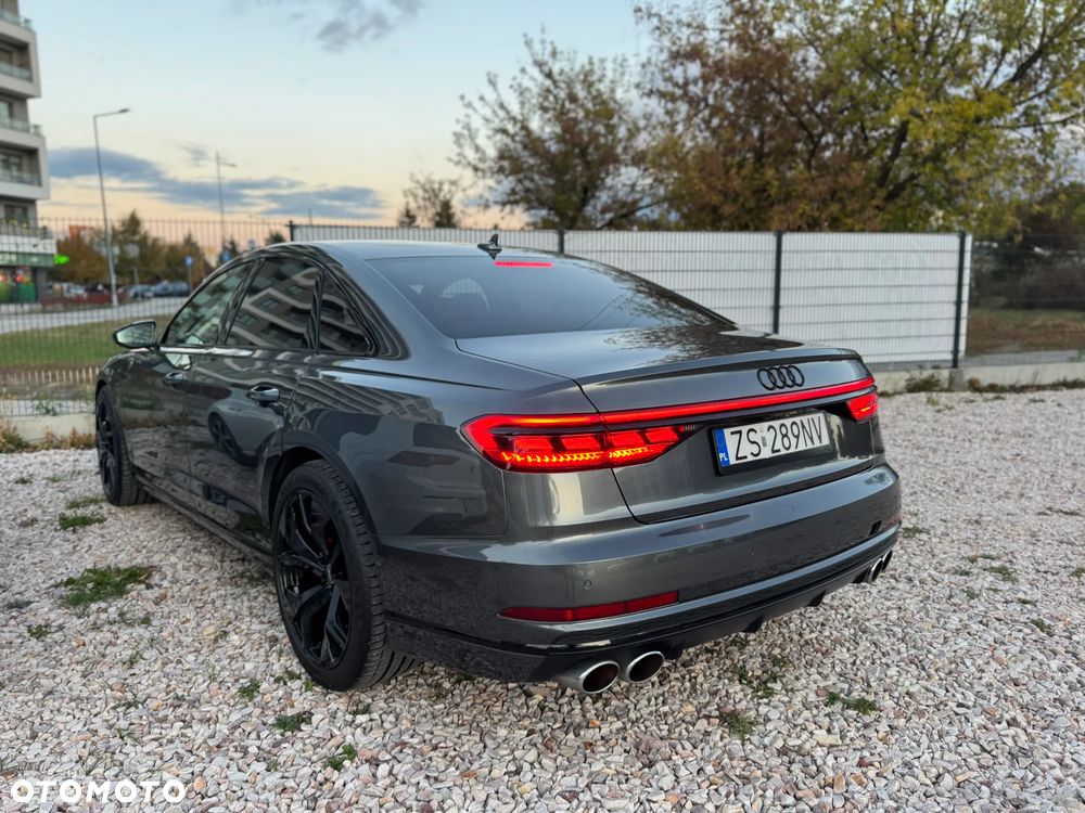 Audi S8 - 7