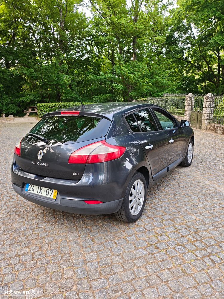Renault Mégane 1.5 dCi Dynamique - 4