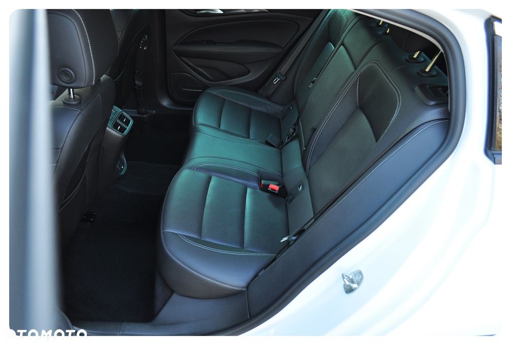 Opel Insignia 2.0 T Business Elegance S&S - 21