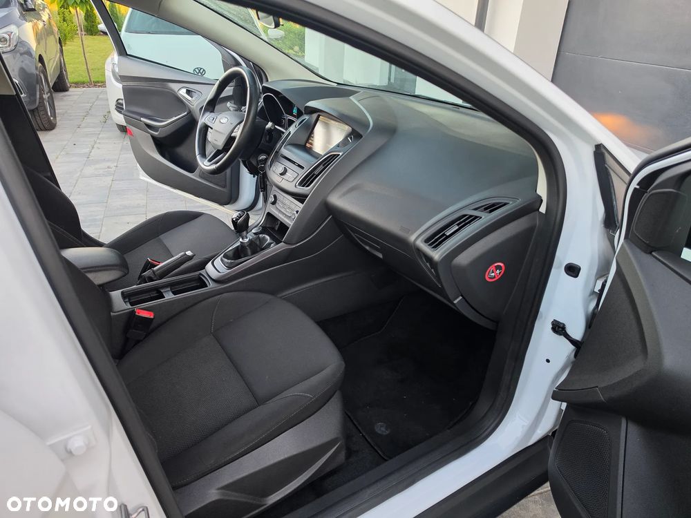 Ford Focus 1.5 TDCi SYNC Edition - 26